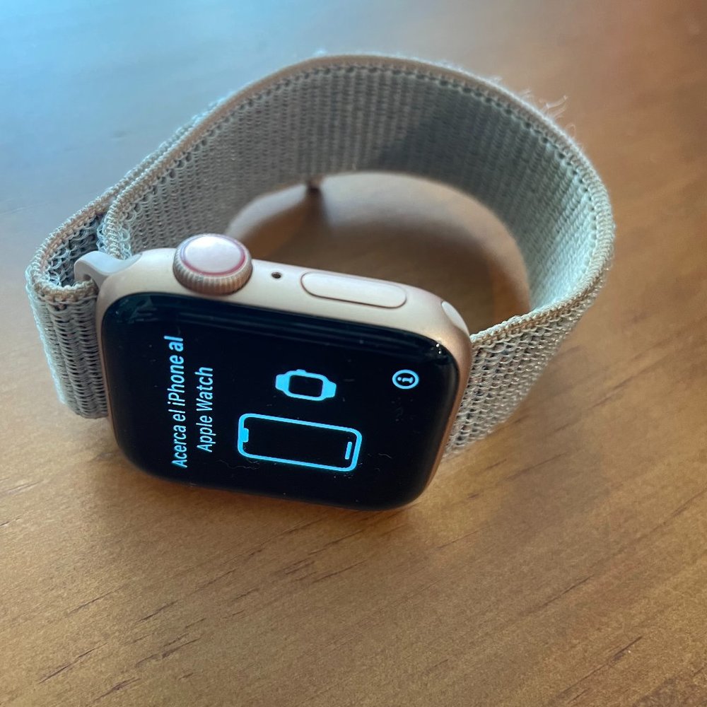 Series 4 Apple Watch (40mm)